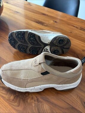 Golf shoes for woman